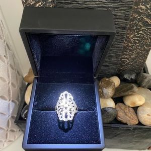 Cocktail ring in 14k YG